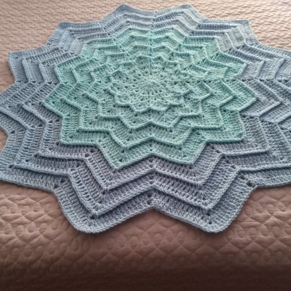 Handmade crochet lapghan/throw - Picture 1 of 1
